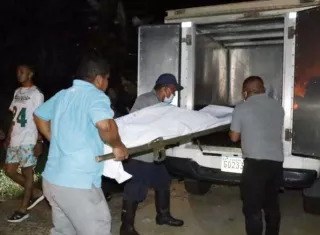 Levantamiento del cadáver de la víctima.  (Foto: Archivo- Alexander Santamaría)