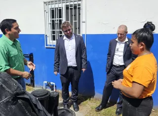 El sistema de biodigestor se inauguró en memoria de Avraham Gilad Tiberg.