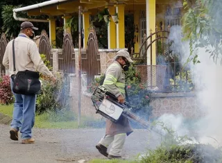 Jornada de fumigación por personal del Minsa.   (Foto:Ilustrativa)