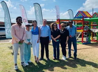 La iniciativa se llevó a cabo por Banesco en conjunto con la Fundación Botellas de Amor. Foto / Ana Quinchoa.