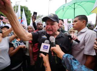 El expresidente Ricardo Martinelli se presentó en la vigilia en la Corte Suprema de Justicia 