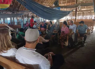 Parlamentarios se reunieron con miembros del Congreso Guna.