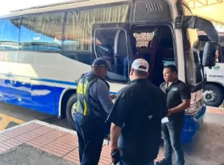Los buses deben estar en buen estado mecánico.