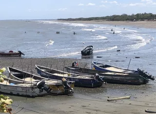 La mayoría de las lanchas están paradas.