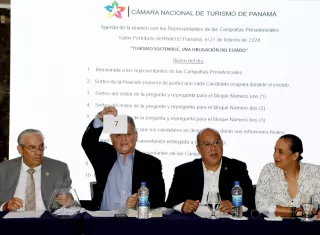  La organización de este debate recae en la Cámara Nacional de Turismo de Panamá, que ha trabajado arduamente para garantizar un evento transparente y constructivo. Foto: Victor Arosemena 