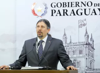 coordinador de Anticorrupción Global del Departamento de Estado de EE.UU., Richard Nephew, durante su visita a Paraguay. EFE / Archivo