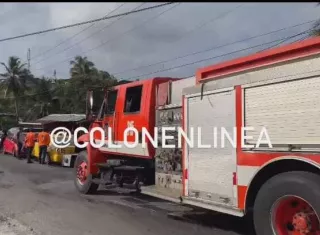 Escena del incendio en Colón.   (Foto: Colón en Línea)