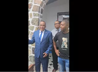 En la sesión plenaria de hoy martes 12 de marzo, del Consejo Municipal de Panamá, Rogelio Saldívar, adquirió la posición como titular.