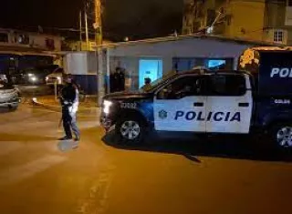 La Policía desplegó un operativo en busca de los pistoleros.