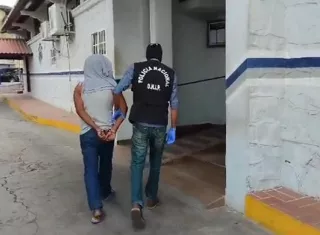 El sospechoso mantenía en su poder varios artículos con denuncia de hurto.