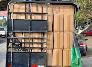 El pick up con la mercancía ilegal.