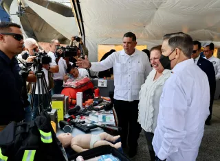 El ministro de Seguridad, el mandatario Cortizo, y la diplomática estadounidense.