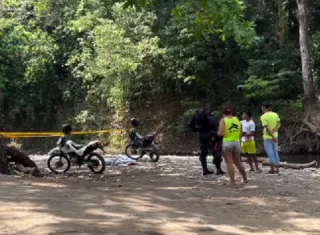 la víctima estaba de paseo en el lugar junto con unos amigos.
