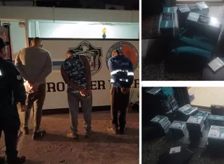 Los delincuentes iban saliendo del local comercial cuando los atraparon.