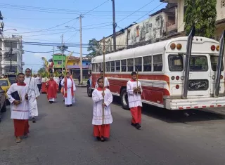 Domingo de Ramos en las calles de Colón.