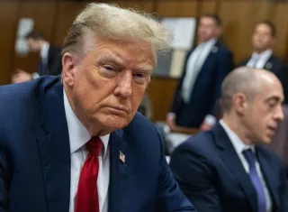 El expresidente estadounidense Donald Trump en el tribunal penal de Manhattan en Nueva York. EFE