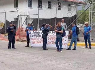 Protestan frente a la sede del Ministerio de Seguridad.