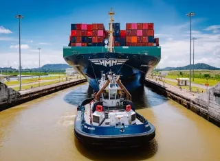 El Canal decidió adelantar la fecha de la aplicación del calado máximo autorizado. Foto: ACP