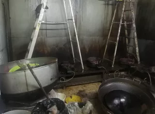 Así se encuentra la cocina de este local.