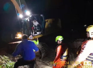 Rescate exitoso de los trabajadores de la empresa constructora.