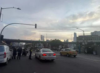 Alrededores de la Asamblea rodea de policías y cercadas con vallas metálicas.