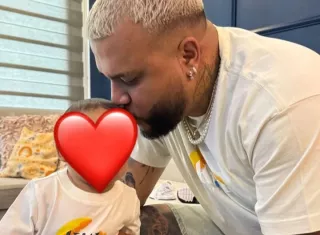 Dímelo Flow y su hijo London. Foto: Instagram