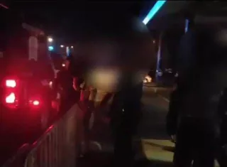 Detención de los fiesteros.