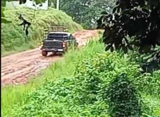 Pésima condición de la carretera.