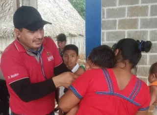 Jornada médica en Donoso. Foto: Diómedes Sánchez S.