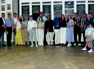 Ceremonia de premiación del Clásico familia Farrugia, el cual se disputó ayer en el Hipódromo Presidente Remón.