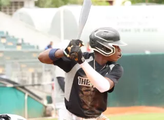 Xavier Waldron integrante de la selección juvenil de béisbol del Oeste. 