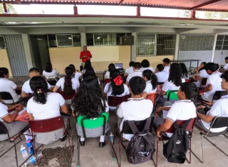 México propone prohibir celulares y dispositivos móviles en escuelas 