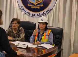 La alcaldesa Stefany Peñalba.