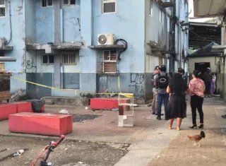 Menor mata a un hombre y deja herido a otros dos