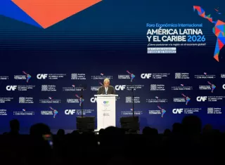 El presidente de Panamá, José Raúl Mulino, habla durante el Foro Económico.