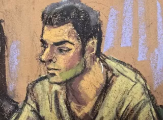 Fotografía de un dibujo donde aparece Luigi Mangione en un juzgado.