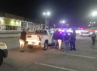 Alcaldía frena decretos que permitían bares abiertos todo el día.