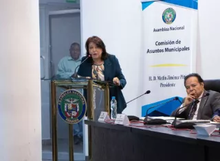 La directora de la AND, Roxana Méndez, brinda resultados del 2025.