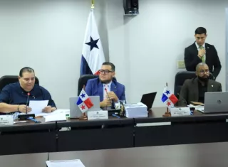 Diputados de la comisión.