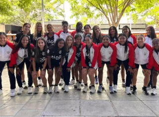 La Selección Sub-17 Femenina de Fútbol de Panamá a su llegada a Costa Rica.