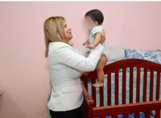 Cárdenas visitó el Hogar María Guadalupe.