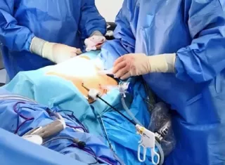 Los especialistas extranjeros podrán laborar en zonas autorizadas.