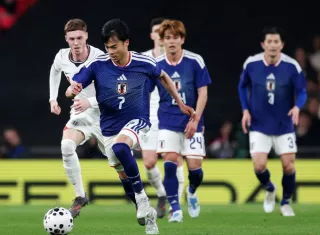 Acción del juego entre Inglaterra y Japón.