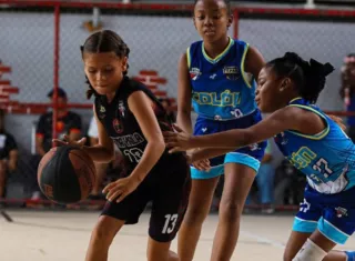 Las niñas también forman parte del torneo.