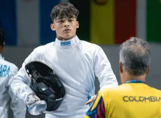 El esgrimista Caleb Caldito Chan conquistó la medalla de oro de la modalidad espada individual masculina de los Juegos Suramericanos de la Juventud que se desarrollan en Panamá.