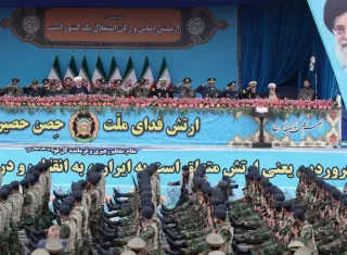 Irán amenaza con ofensiva “sorpresiva y devastadora”
