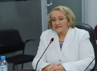 Etelvina Medianero de Bonagas.