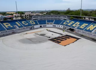 Trabajos de remodelación en el Estadio Rico Cedeño de Chitré. 