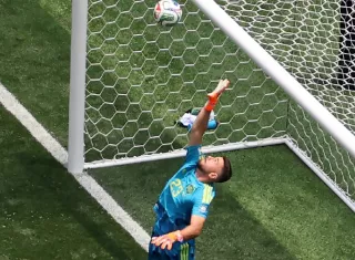 Unai simón durante el juego ante Austria.