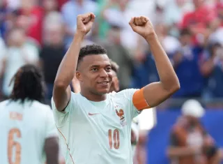 Kylian Mbappé celebra su gol anotado en el partido en el que Francia venció 2-0 a Marruecos para avanzar a las semifinales.